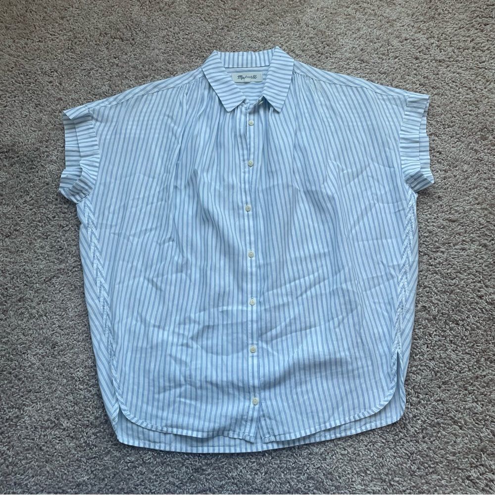 madewell short sleeve blue and white button down top